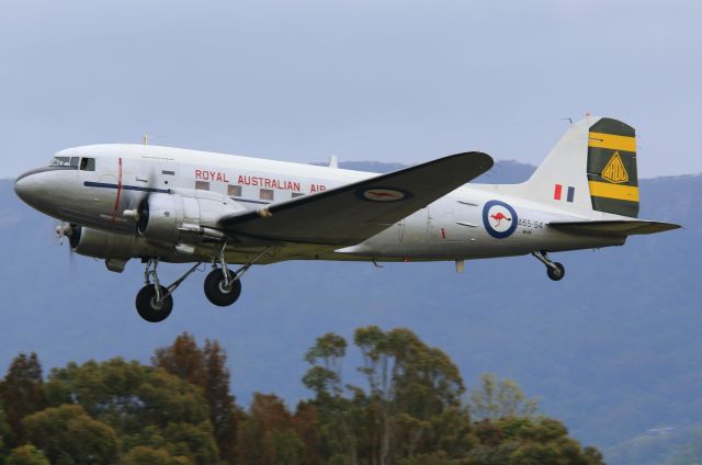 Douglas DC-3 (VH-EAF) - VH-EAF / YWOL / DC3 / HARS