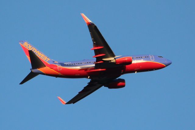 Boeing 737-700 (N264LV) - Departing Nashville March 1, 2012