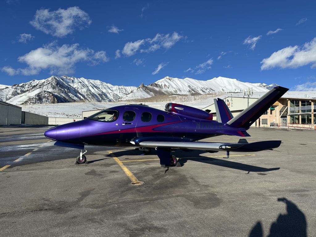 Cirrus Vision SF50 (N765TK)