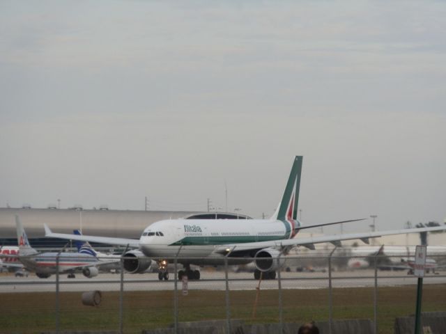 Airbus A330-200 (EI-EJO)