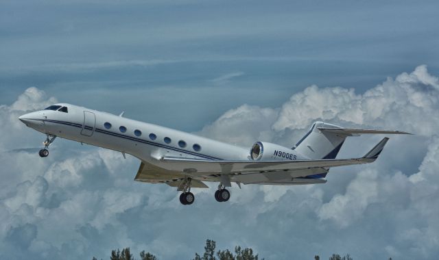 Gulfstream Aerospace Gulfstream V (N900ES)