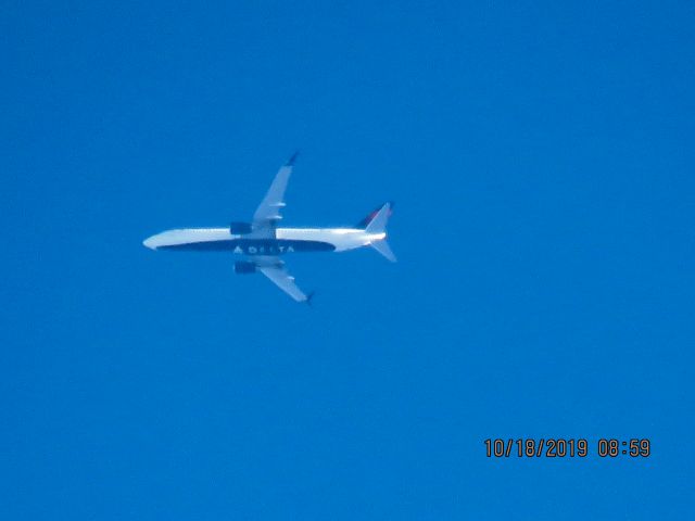 Boeing 737-900 (N926DZ)
