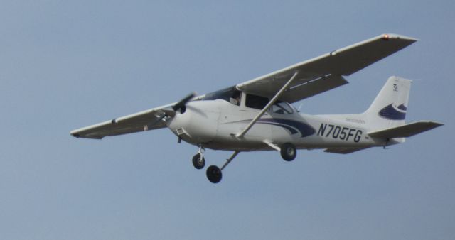 Cessna Skyhawk (N705FG) - This 2023 Cessna 172S Skyhawk SP in the Autumn of 2024 is about to touch down.