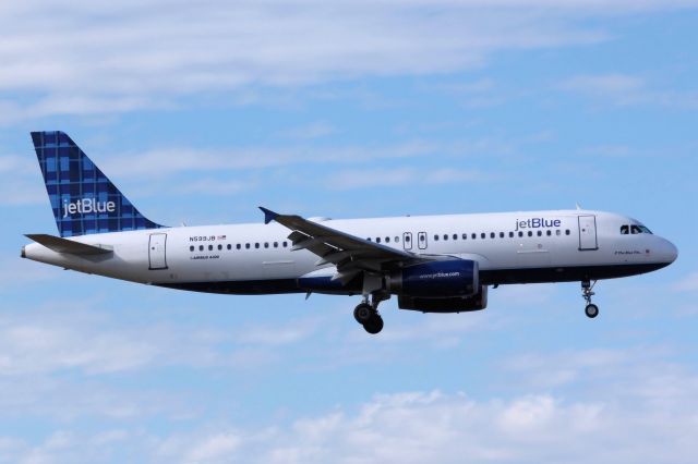 Airbus A320 (N599JB) - "If The Blue Fits..." (01-08-2011)