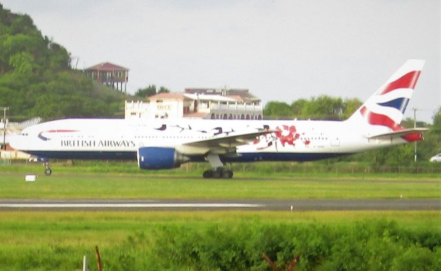 Boeing 777-200 (G-YMML)