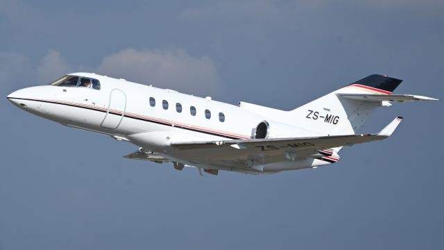 Hawker 800 (ZS-MIG)