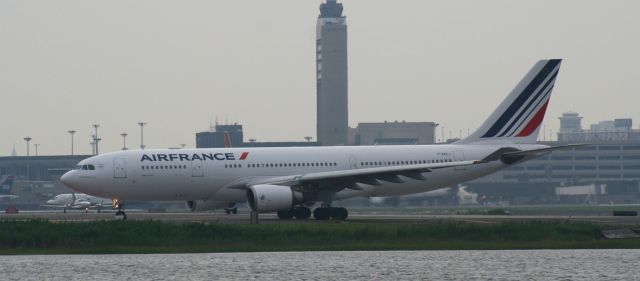 Airbus A330-200 (F-GZCJ) - EWR weather diversion on July 29, 2009