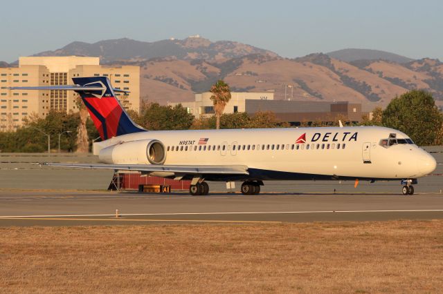 Boeing 717-200 (N987AT)