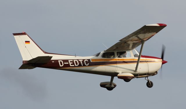 Cessna Skyhawk (D-EDTC) - Open doors day Oerlinghausen 2015