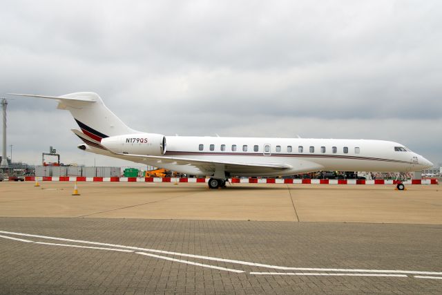 BOMBARDIER BD-700 Global 7500 (N179QS) - NetJets Global 7500 parked on Stand 454 on 2-Sep-24 after recently arriving from KTEB.