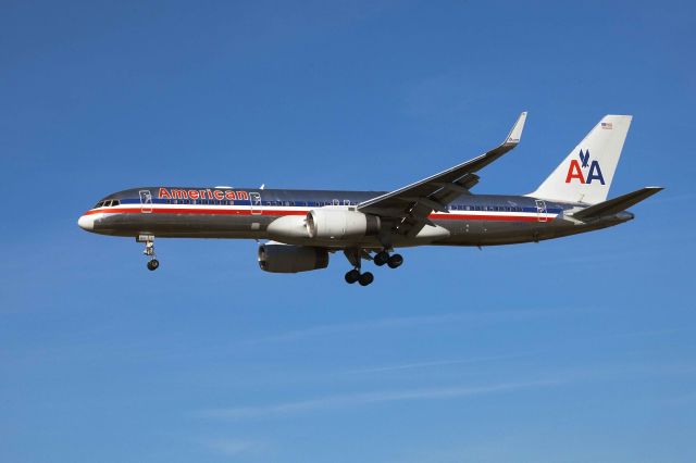 Boeing 757-200 (AA184AN) - LAX