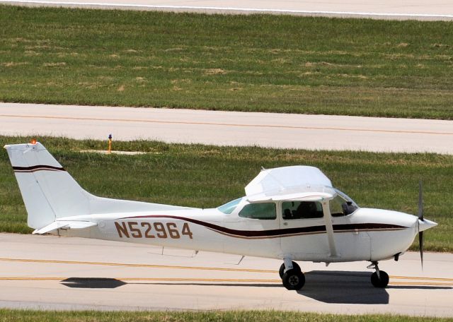 Cessna Skyhawk (N52964)