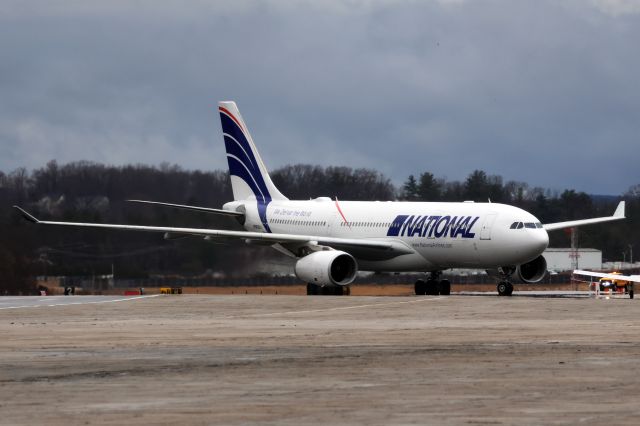 Airbus A330-200 (N828CA)