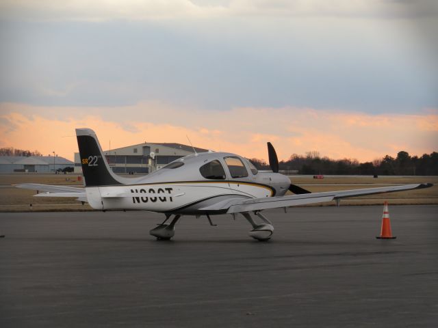 Cirrus SR-22 (N83GT)