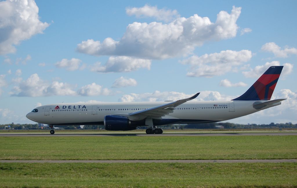Airbus A330-300 (N412DX) - A330-941 cn1994 TO rwy36L 25-09-22