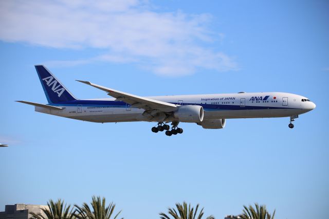 BOEING 777-300ER (JA798A)