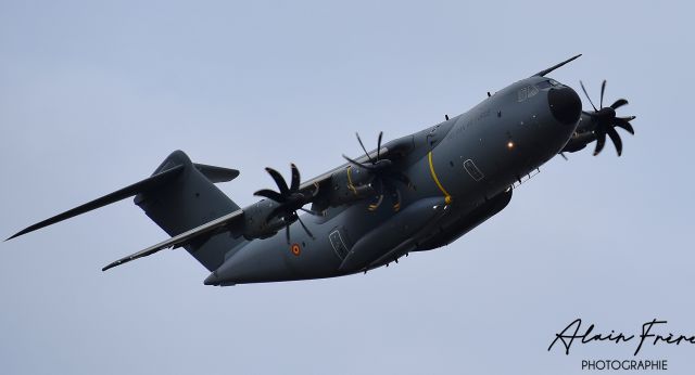 AIRBUS A-400M Atlas — - passage au dessus de la base de Florennes