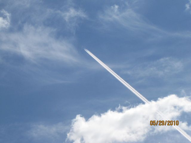 — — - Flying High over Liverpool N.S........May 29/2010