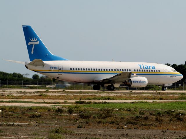 BOEING 737-400 (P4-TIE)