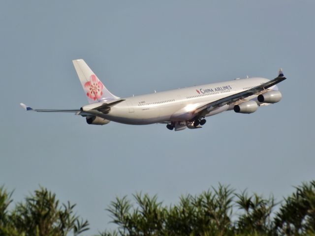 Airbus A340-300 (B-18802)