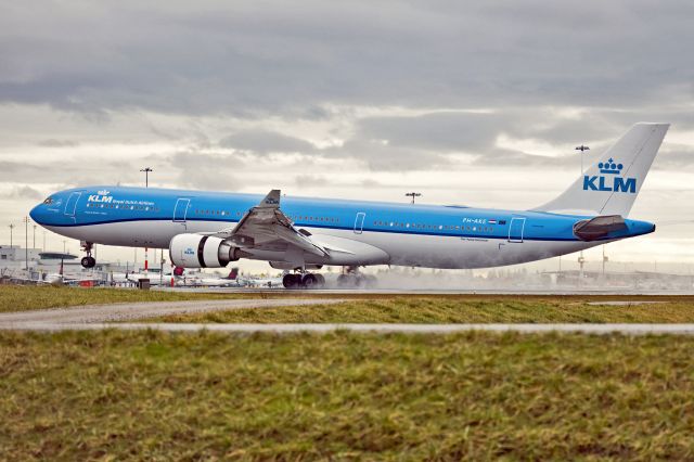 Airbus A330-300 (PH-AKE)