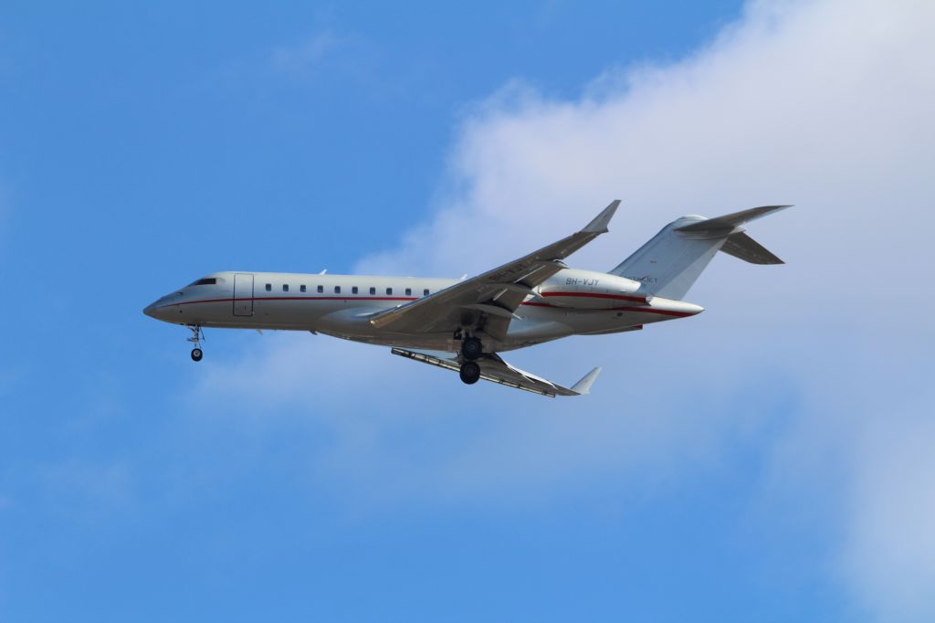 Bombardier Global Express (9H-VJY)