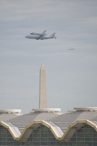 BOEING 747-100 (N905NA) - N905NA  Boeing 747-123  NASA  Space Shuttle Discovery  Washington, DC