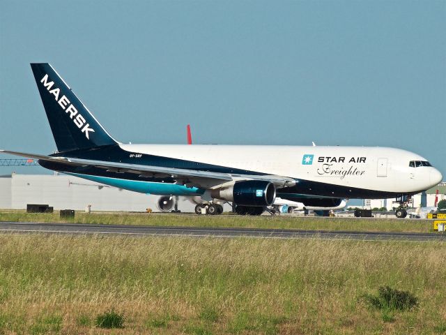 BOEING 767-200 (OY-SRF)