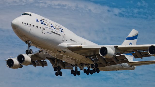 Boeing 747-400 (4X-ELE)