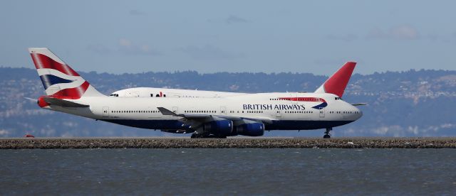 Boeing 747-400 (G-BNLV)