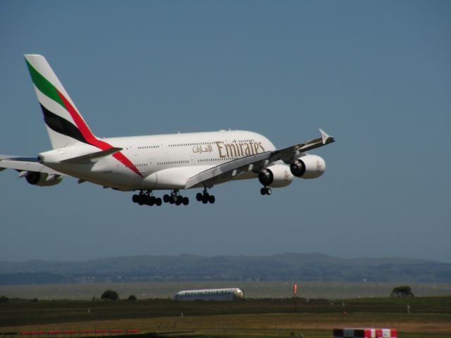 Airbus A380-800 (A6-EDM)