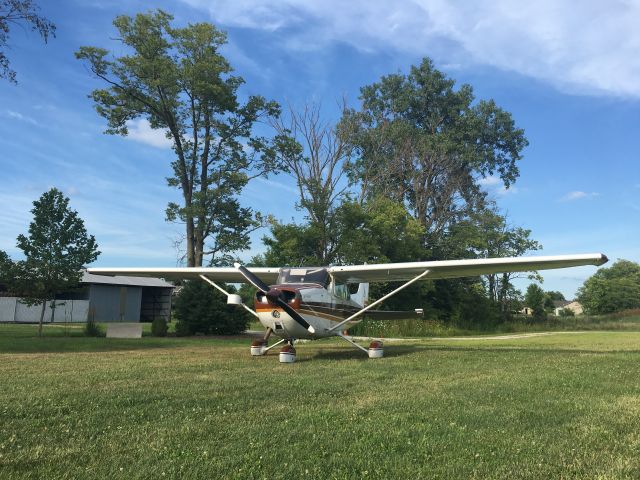 Cessna Skyhawk (N739KS) - Sunny day in Westfield. Note the camera pod on the wing strut