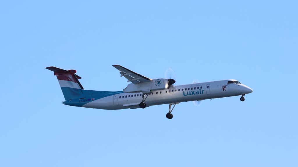 de Havilland Dash 8-400 (LX-LGN)