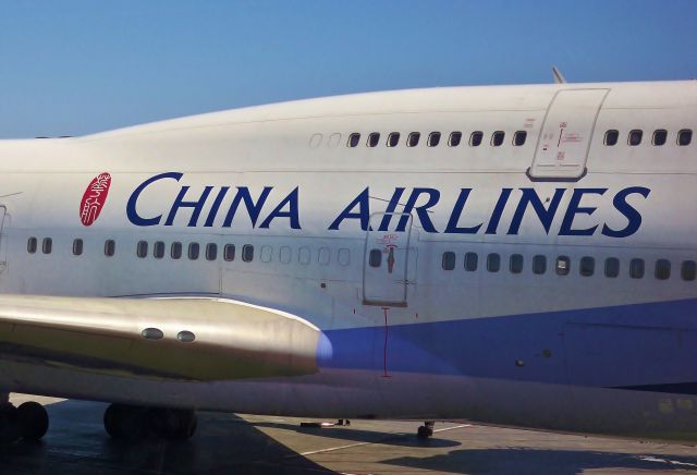 Boeing 747-400 (B-18211) - Closeup of the China Airlines logo on 747-409 B-18211 at LAX shortly before my flight CI#5 to TPE on May 15, 2013.