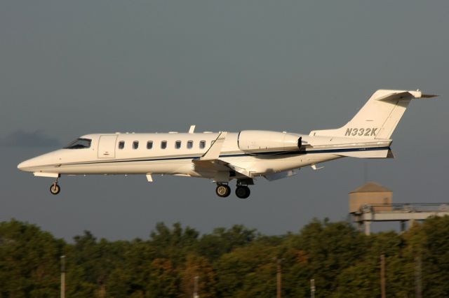 Learjet 45 (N332K)