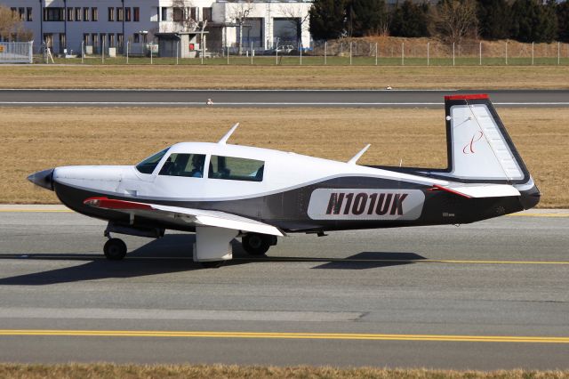 Mooney M-20 (N101UK)