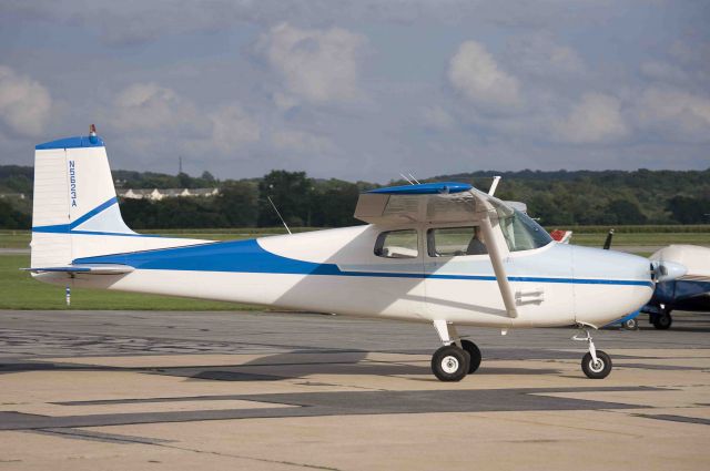 Cessna Skyhawk (N5623A)