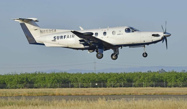 Pilatus PC-12 (N853SA) - Arriving from LAX, landing KMCE Runway 30