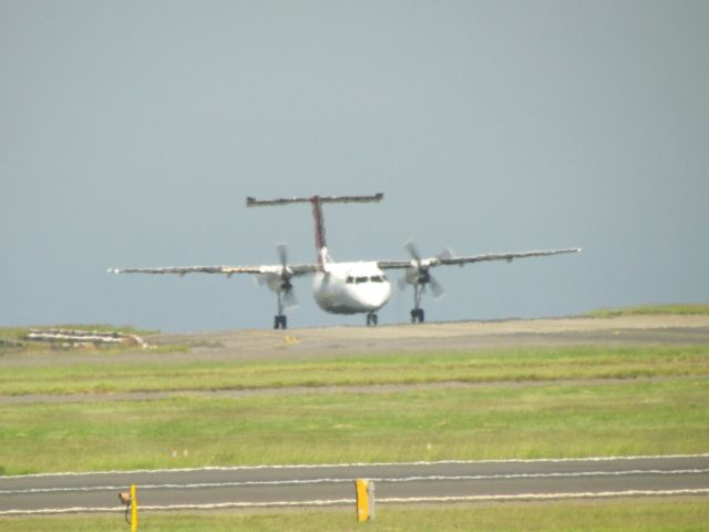 — — - just in terimal at sydney airport awaiting to fly out to singapore