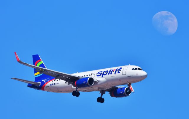Airbus A320 (N620NK) - Spirit Airways A320 approaching McCarran 01R for landing