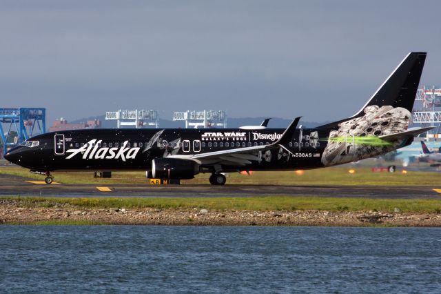 Boeing 737-800 (N538AS)