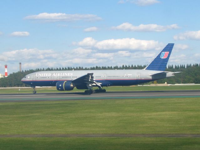 Boeing 777-200 (N797UA)