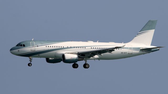 Airbus A320 (HZ-XY7)