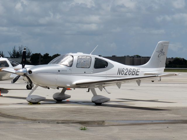 Cirrus SR-22 (N626BE)