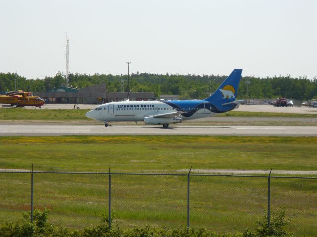 Boeing 737-200 (C-GSPW) - Flight MPE436 is going to Iqaluit (CYFB)<br>  Taken Tuesday, June 23, 2009