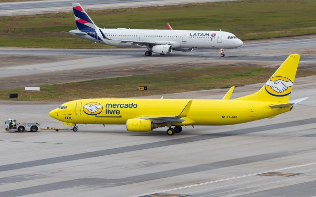 Boeing 737-800 (PS-GFE)
