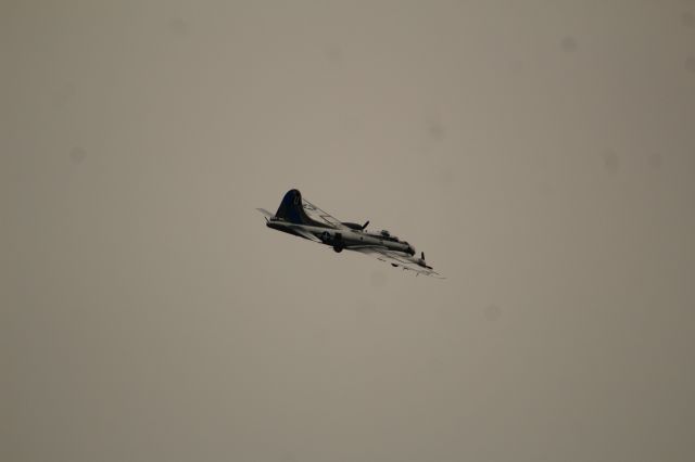 Boeing B-17 Flying Fortress (N9323Z)