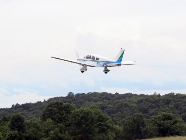 Piper Cherokee (N3024C) - Take off runway 17.