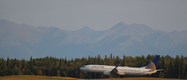 Boeing 737-900 (N69810)