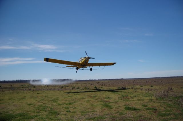 N6180J — - AirTractor finishing a spraying run.